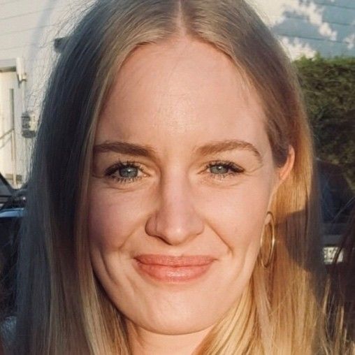 Ildiko Beewen Portrait - Fa. Gabriel