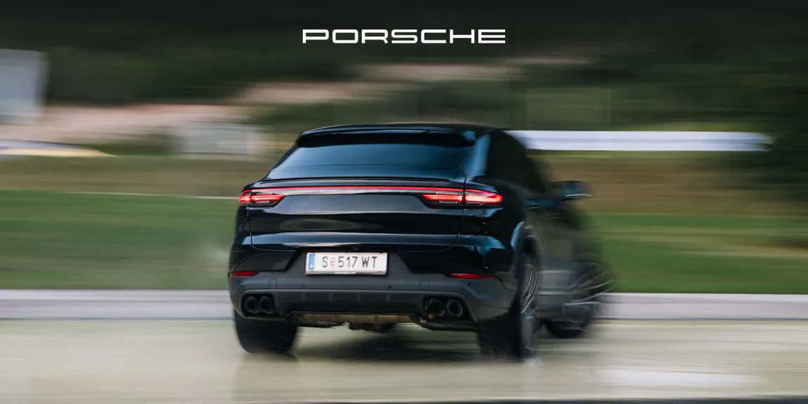Porsche Cayenne beim driften