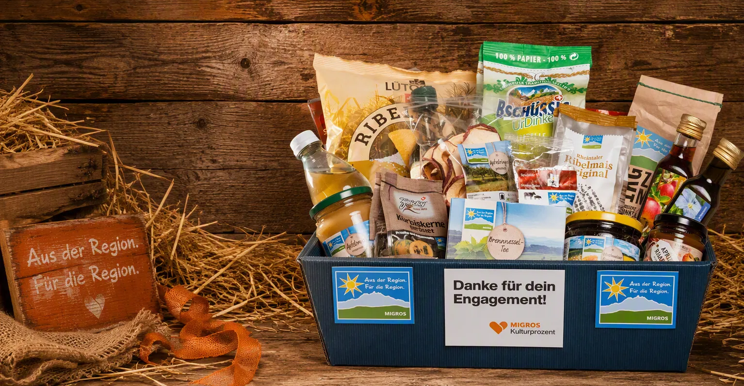 Geschenkkorb im Stroh